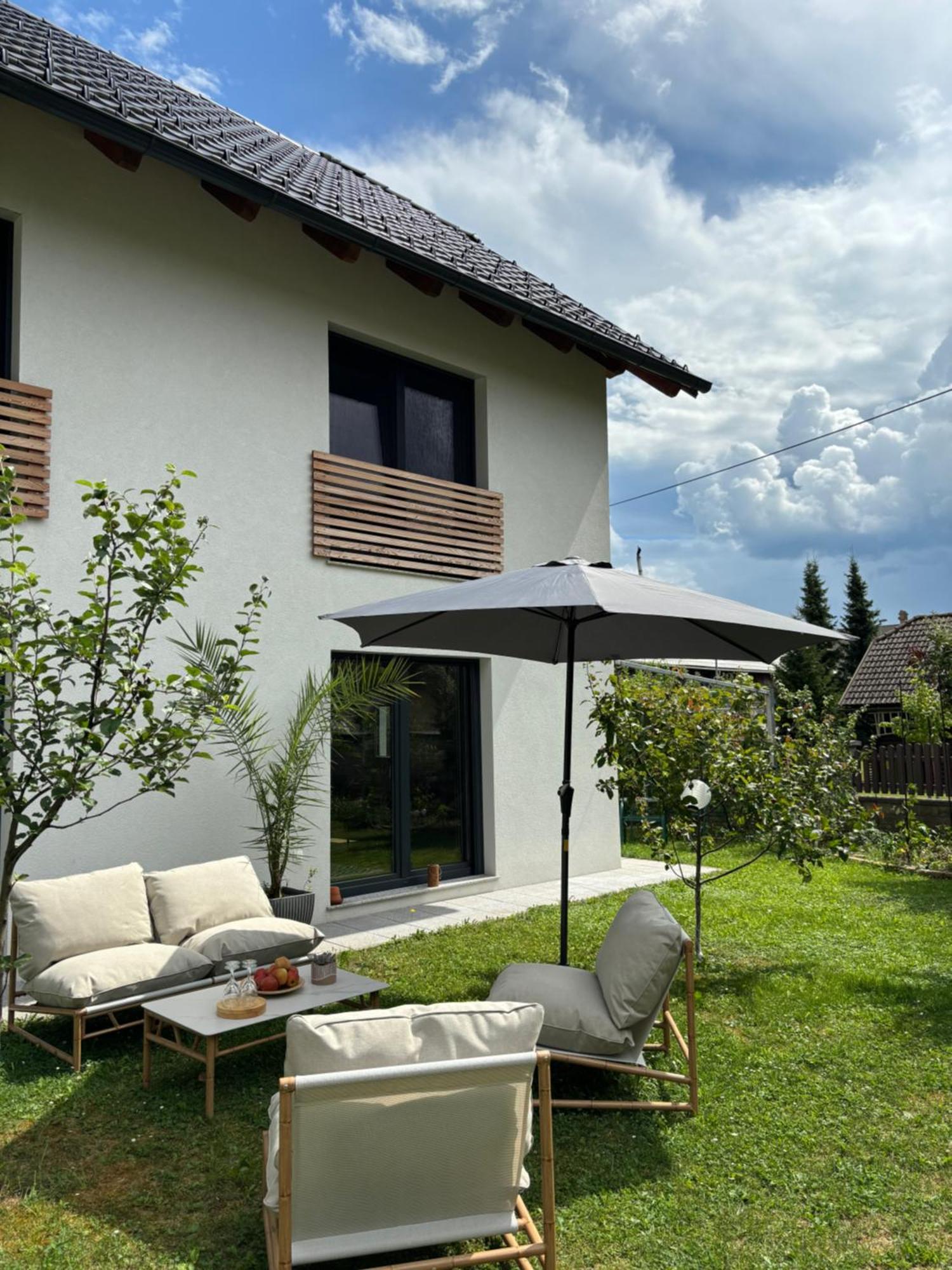 Aura Apartments Zirovnica Exterior foto